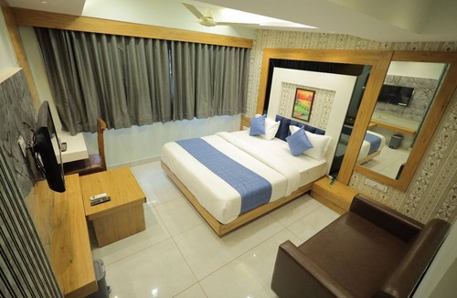 Bhat Hotel | HOTEL R K FORTUNE