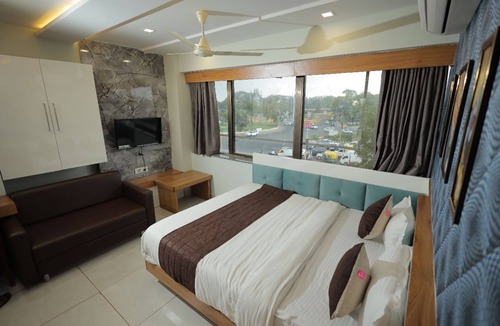 Bhat Hotel | HOTEL R K FORTUNE