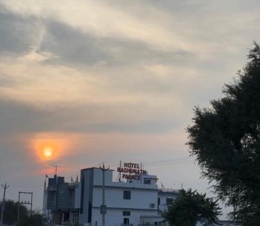 Sikar Hotel | Hotel Raghunath Palace