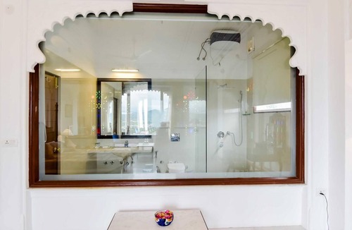 Lake Swaroop Sagar Hotel | Hotel Raj Kuber