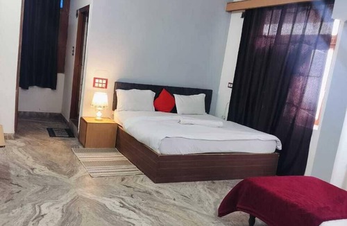 Gwalior Hotel | Hotel Ramya Palace