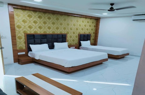 Anand Hotel | Hotel Rest and Leaf