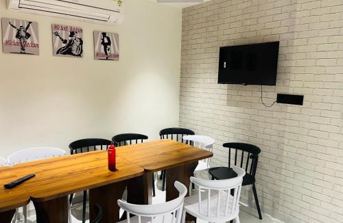 Gandhinagar Hotel | Hotel Royal Empire