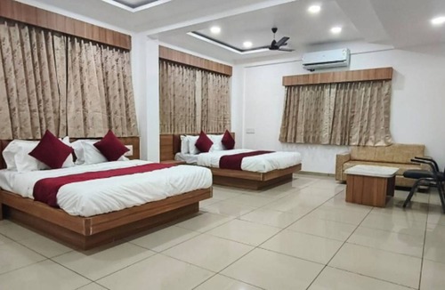 Nadiad House | Hotel Royal Palace in