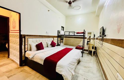 Amer Fort Road Hostel | Hotel Royal Pinkcity