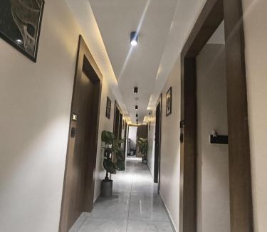 Vastrapur Hotel | Hotel Royal Villa