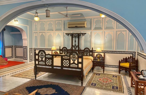 Amer Fort Road Hotel | Hotel Saba Haveli