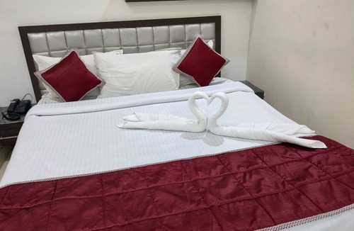 Jhansi Hotel | Hotel Samrat