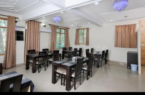 Neemrana Hotel | Hotel Samrat