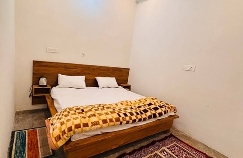 Naini Hotel | Hotel Sangam Village