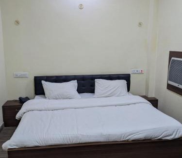 Naugarh Hotel | Hotel Satkar palace