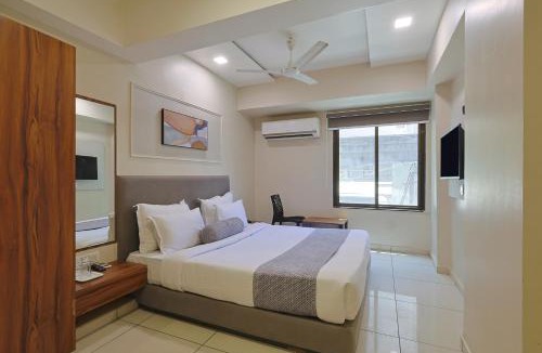Bodakdev Hotel | HOTEL SHALIGRAM
