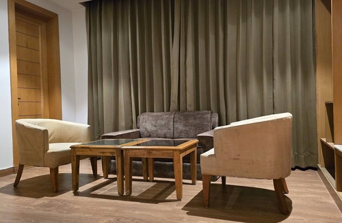 Shahjahanpur Hotel | HOTEL SHEMRON