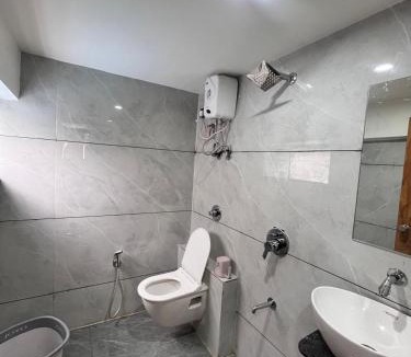 Navrangpura Hotel | Hotel Skyland