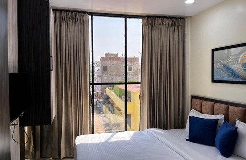 Jagdalpur Hotel | Hotel soumya sarovar