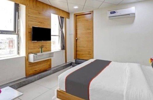 Vadodara Hotel | HOTEL SR