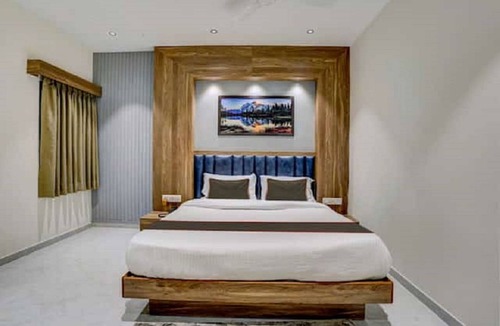 Anand Hotel | Hotel SR Inn
