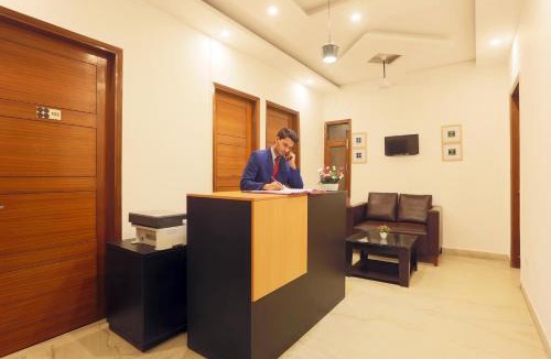 Sector 62 Hotel | Hotel Surya Palace By Aura