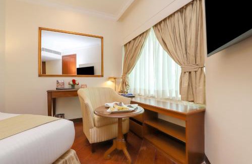 Connaught Place Hotel | Hotel The Royal Plaza