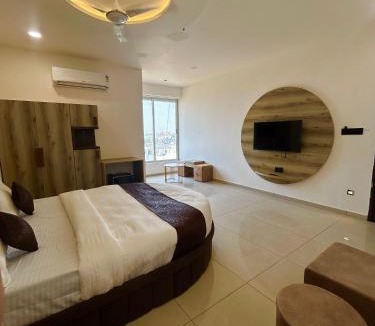 Gandhinagar Hotel | Hotel The Velvet Rooms & Banquet