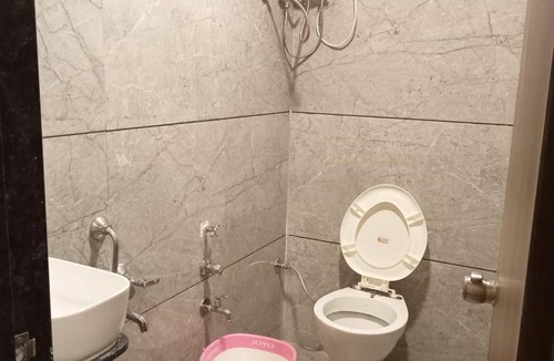 Vadodara Hotel | Hotel V R Villa
