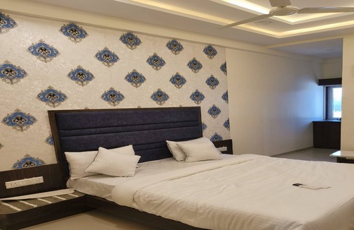 Anand Hotel | Hotel VR Inn