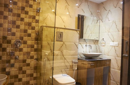 Pashim Vihar Hotel | Hotel Waterfall