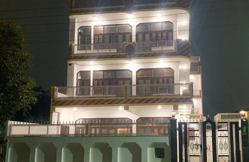 Noida House | House ∙ 2 bedrooms ∙ 16 guests