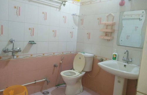 Gwalior House | HOUSE, 3 PRIVATE DOUBLE BEDROOMS WITH BATH AND KITCHEN