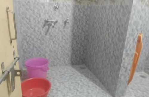 Gwalior House | HOUSE, 3 PRIVATE DOUBLE BEDROOMS WITH BATH AND KITCHEN