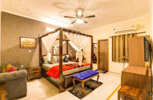 Greater Noida Bed & Breakfast | House Of Comfort , Greater Noida - Luxury With Kitchen Access