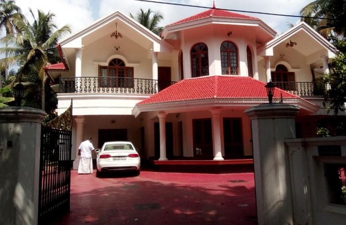 Kumaranalloor Villa | Huge Villa in Kottayam town with 6 Bedrooms