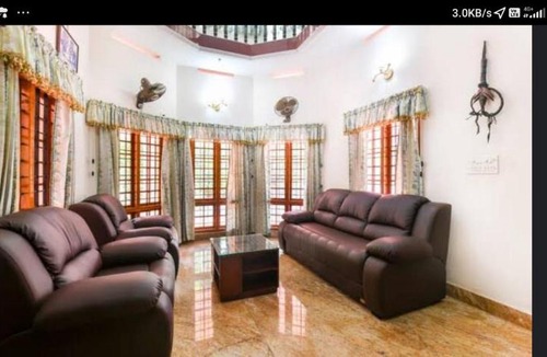Kumaranalloor Villa | Huge Villa in Kottayam town with 6 Bedrooms