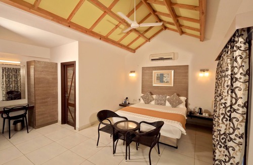 Achal Gadh Hotel | Hummingbird Resort