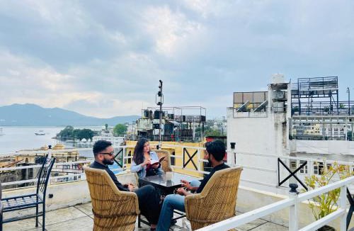 Udaipur District Hostel | Hype Hostel Udaipur - Lake View Rooftop