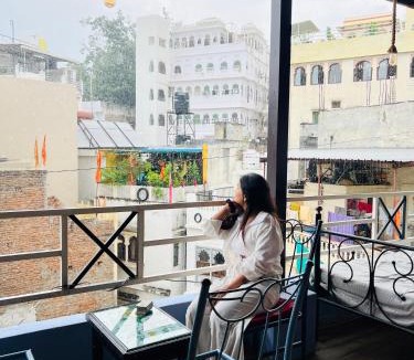 Udaipur District Hostel | Hype Hostel Udaipur - Lake View Rooftop