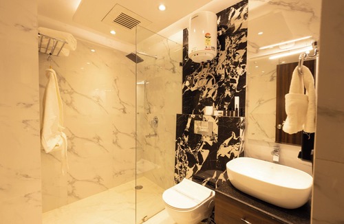 Sector 62 Hotel | Hyphen Business Hotel