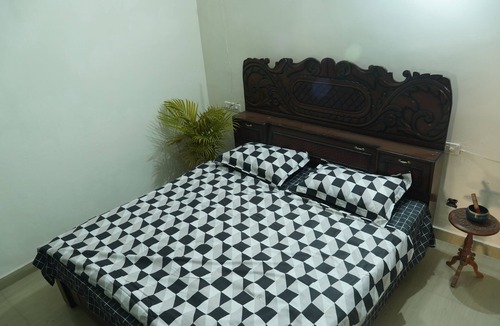 Gomti Nagar House | hyumomn Studios | Premium Stay Guaranteed