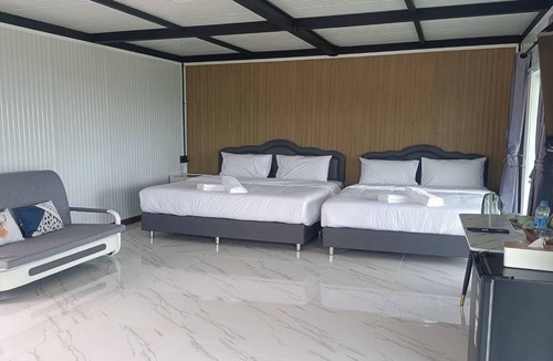 Pak Chong District Hotel | Ice Hill