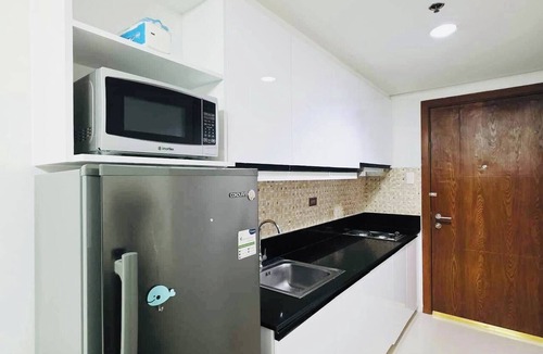 Barangay 76 Apartment | Idyllic Apartment for Rent - Perfect for Short-term Stay Front of Mall of Asia