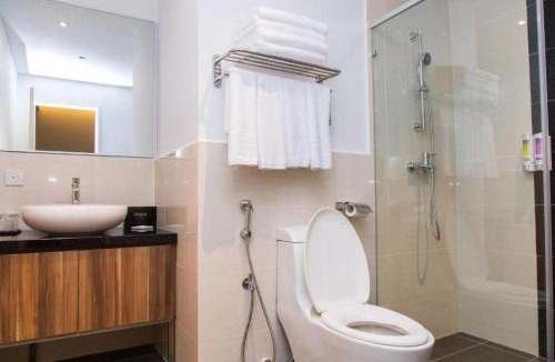 Taman Bukit Pantai Hotel | Imperial Regency Suites & Petaling Jaya