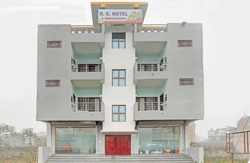 Gorakhpur Hotel | Hotel ∙ 3 guests