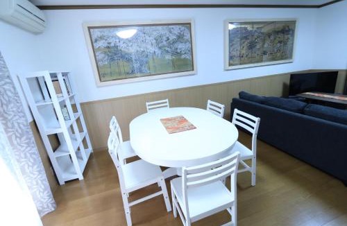 Fushimi House | Inari House