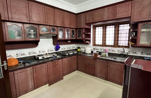 Kochi House | Independent house to the centre of city.