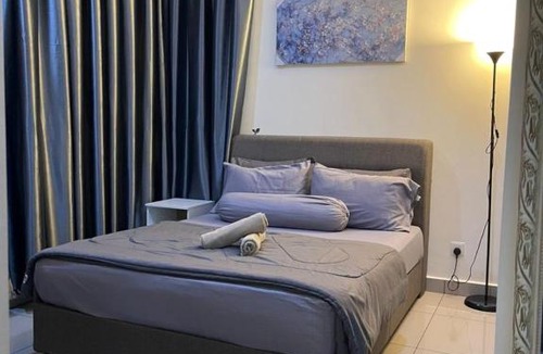 Putrajaya Apartment | IOI Conezion Iman's Home with Pool View Unit