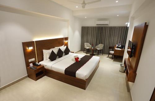 Onamthuruth Hotel | Iswarya Residency
