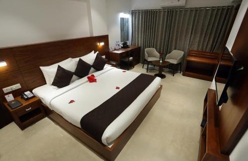 Onamthuruth Hotel | Iswarya Residency
