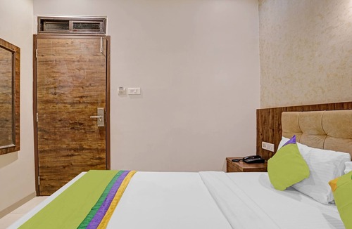 Kalina Hotel | Itsy By Treebo - BKC Mannat
