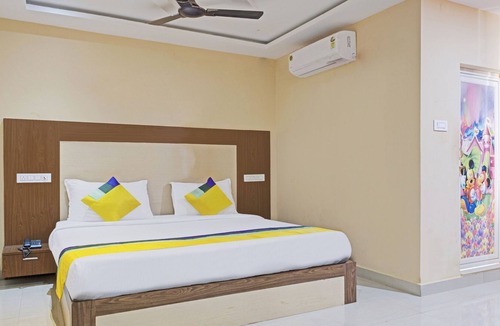 Ninnimamidi Hotel | Itsy Hotels Abhitej Inn