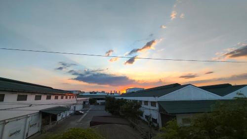 Kalawaan House | IYYO Homestay